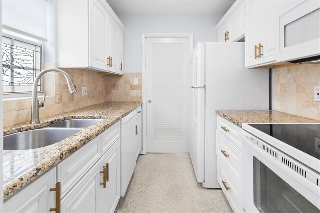 5400 GULF DRIVE 18, Holmes Beach, FL 34217