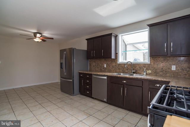 2427 BUTTONWOOD LN, Millville, NJ 08332