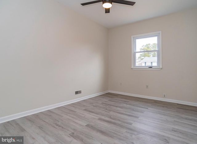 2427 BUTTONWOOD LN, Millville, NJ 08332