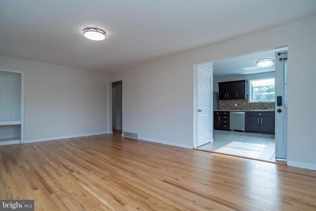 2427 BUTTONWOOD LN, Millville, NJ 08332