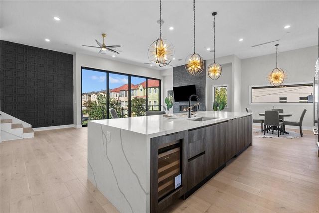 516 Reinerman Street, Houston, TX 77007