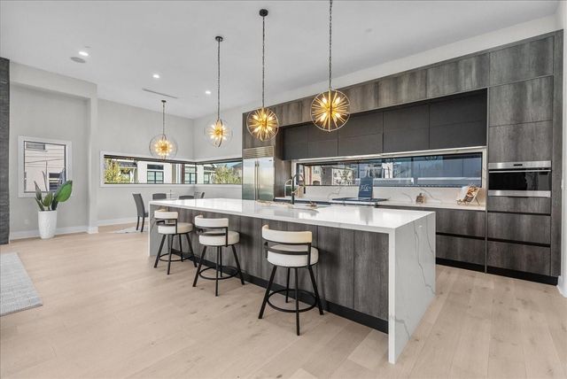 516 Reinerman Street, Houston, TX 77007