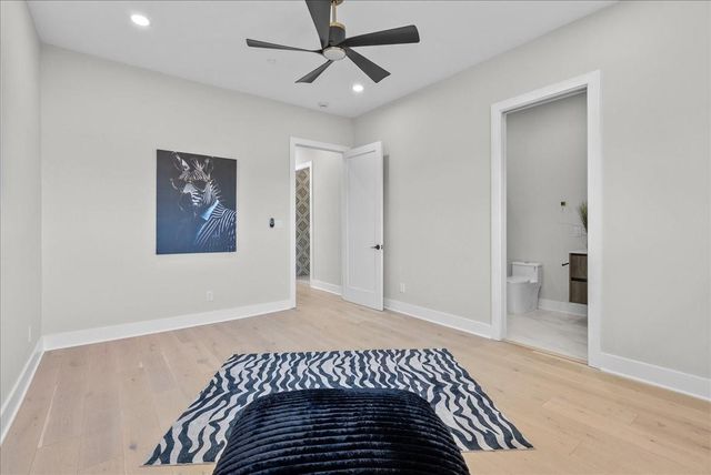 516 Reinerman Street, Houston, TX 77007