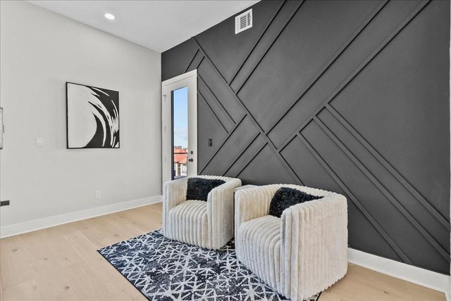 516 Reinerman Street, Houston, TX 77007