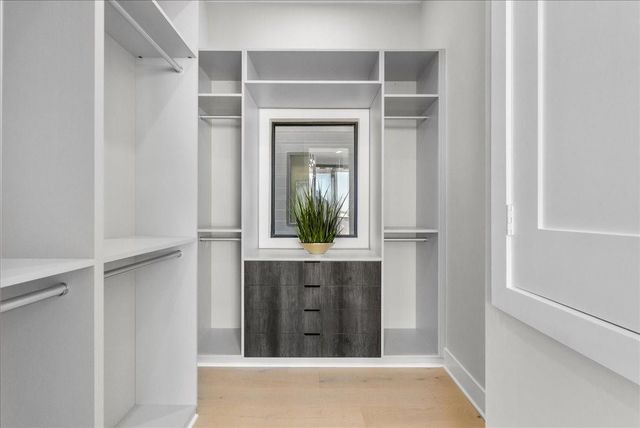 516 Reinerman Street, Houston, TX 77007