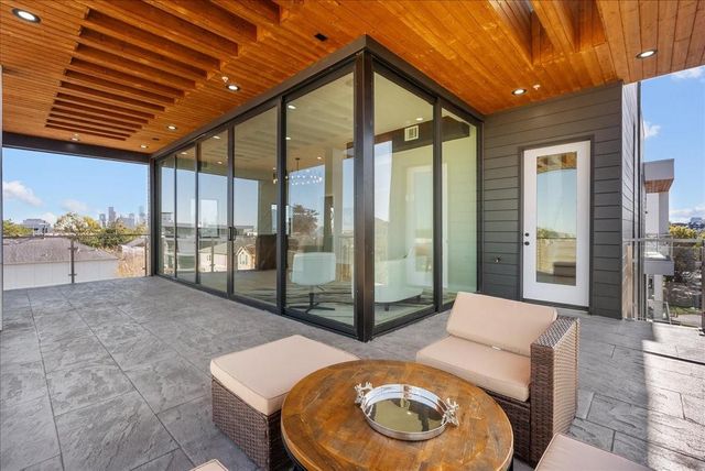 516 Reinerman Street, Houston, TX 77007