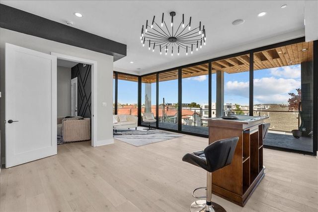 516 Reinerman Street, Houston, TX 77007