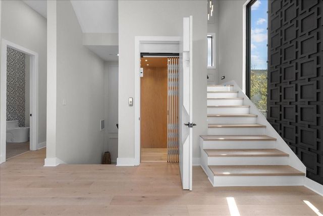 516 Reinerman Street, Houston, TX 77007