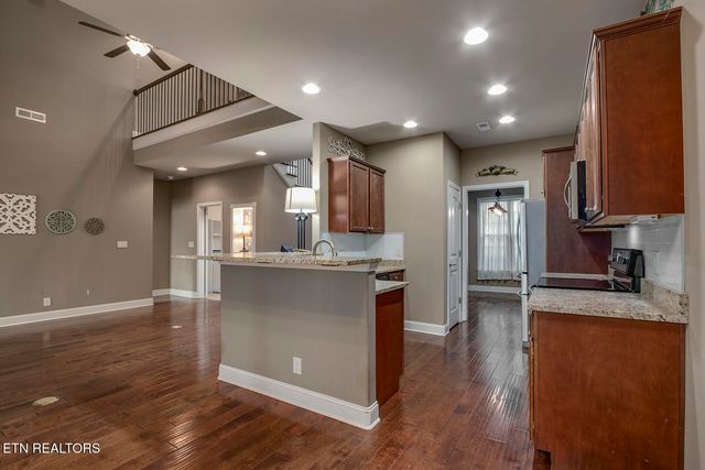 3115 Oakwood Hills Lane, Knoxville, TN 37931