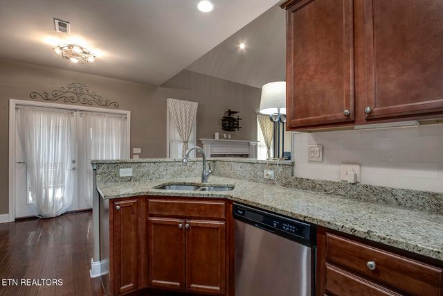 3115 Oakwood Hills Lane, Knoxville, TN 37931