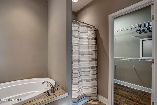 3115 Oakwood Hills Lane, Knoxville, TN 37931