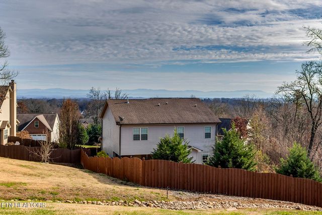 3115 Oakwood Hills Lane, Knoxville, TN 37931