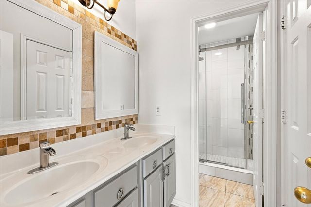 11239 Riverridge Park Lane, Houston, TX 77089