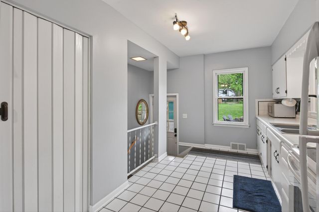 944 Mahtomedi Avenue, Mahtomedi, MN 55115