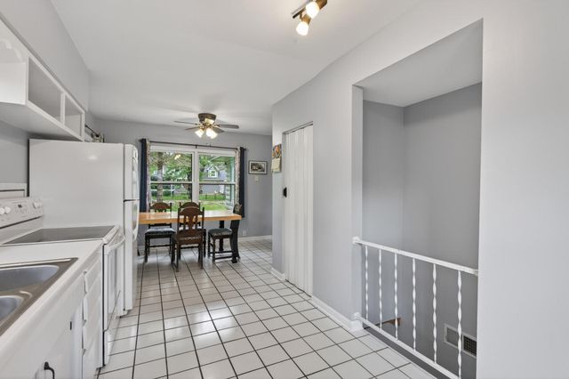 944 Mahtomedi Avenue, Mahtomedi, MN 55115