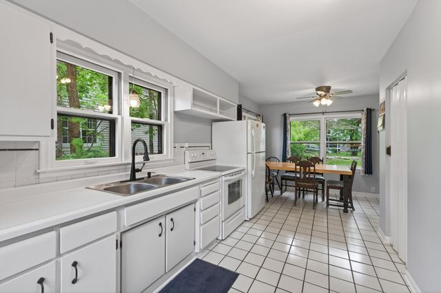 944 Mahtomedi Avenue, Mahtomedi, MN 55115
