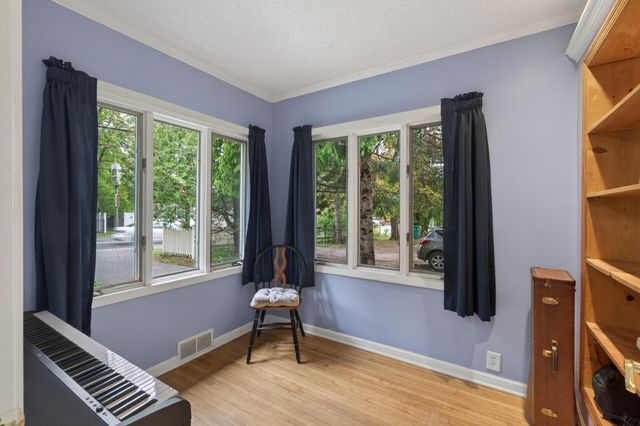 944 Mahtomedi Avenue, Mahtomedi, MN 55115