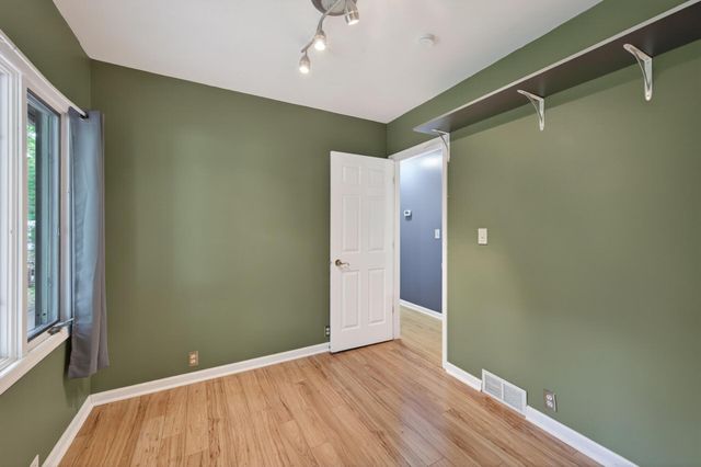 944 Mahtomedi Avenue, Mahtomedi, MN 55115