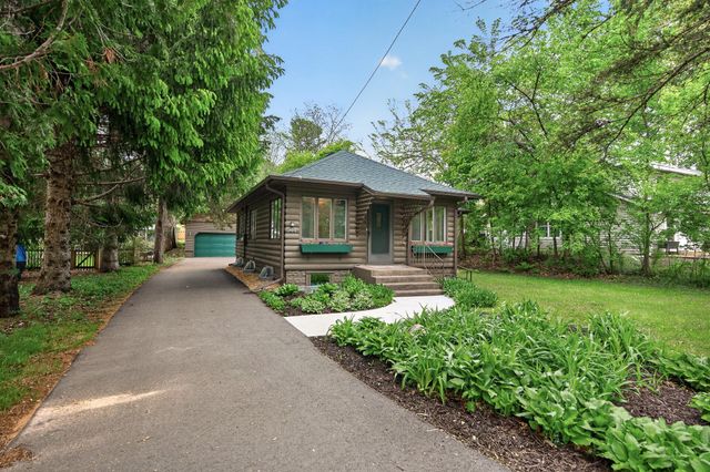 944 Mahtomedi Avenue, Mahtomedi, MN 55115
