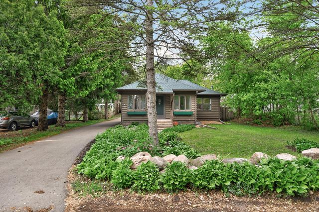944 Mahtomedi Avenue, Mahtomedi, MN 55115