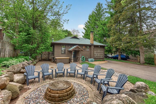 944 Mahtomedi Avenue, Mahtomedi, MN 55115