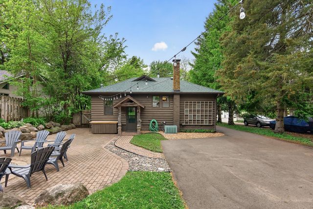 944 Mahtomedi Avenue, Mahtomedi, MN 55115
