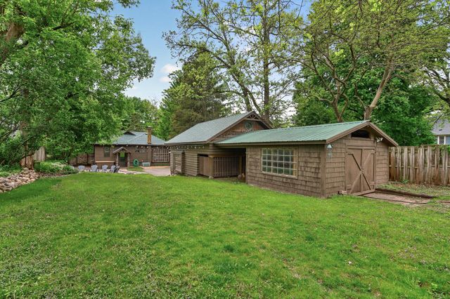 944 Mahtomedi Avenue, Mahtomedi, MN 55115