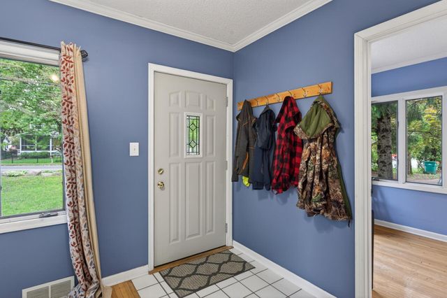 944 Mahtomedi Avenue, Mahtomedi, MN 55115