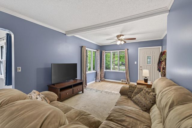 944 Mahtomedi Avenue, Mahtomedi, MN 55115