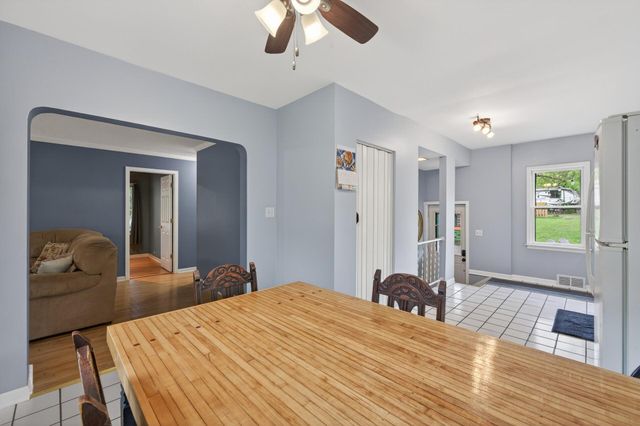 944 Mahtomedi Avenue, Mahtomedi, MN 55115