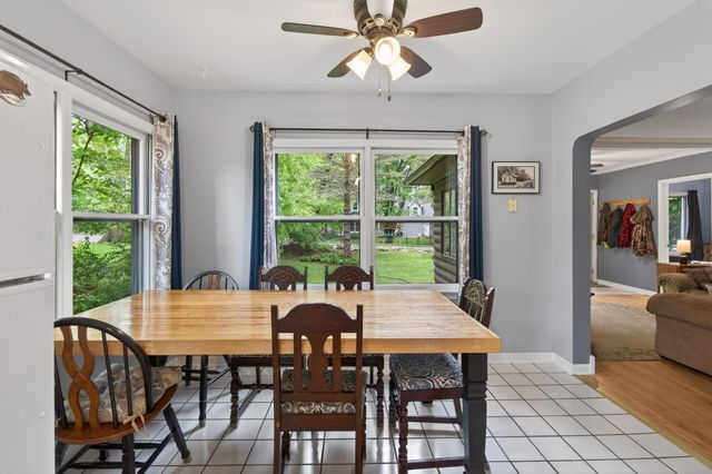944 Mahtomedi Avenue, Mahtomedi, MN 55115