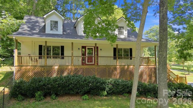 95 Holly Ridge Road, Waynesville, NC 28786