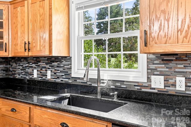 95 Holly Ridge Road, Waynesville, NC 28786