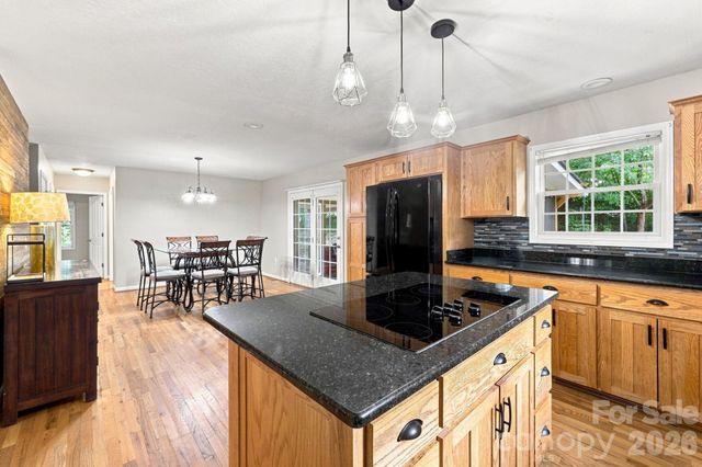 95 Holly Ridge Road, Waynesville, NC 28786