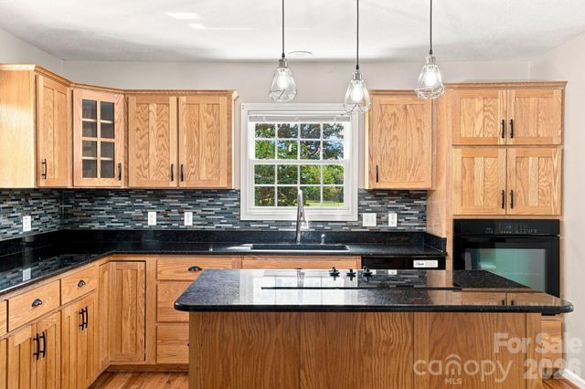 95 Holly Ridge Road, Waynesville, NC 28786