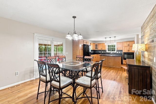 95 Holly Ridge Road, Waynesville, NC 28786