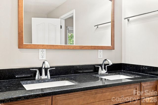95 Holly Ridge Road, Waynesville, NC 28786