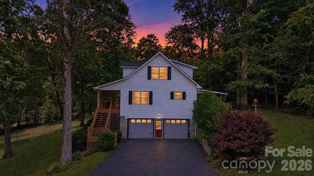 95 Holly Ridge Road, Waynesville, NC 28786