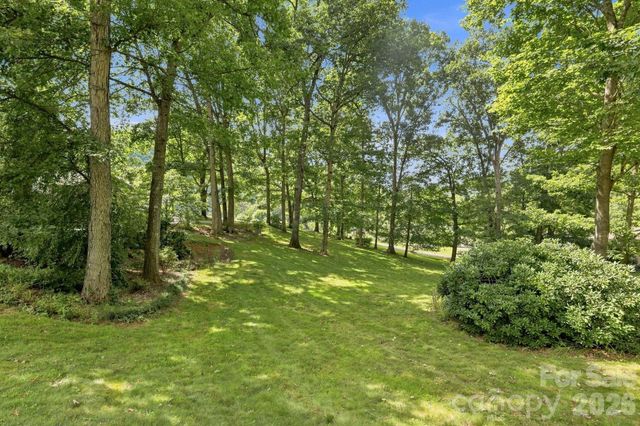 95 Holly Ridge Road, Waynesville, NC 28786