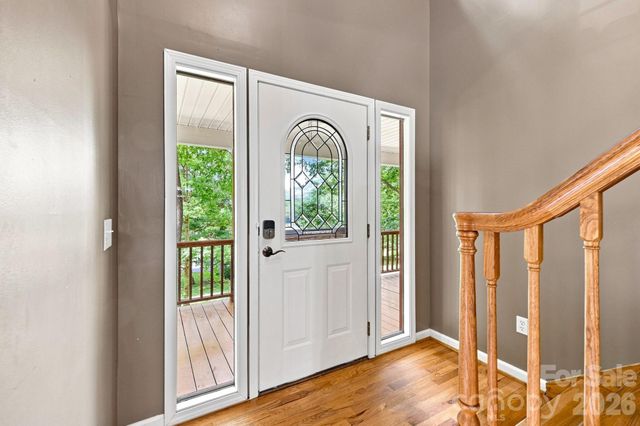 95 Holly Ridge Road, Waynesville, NC 28786