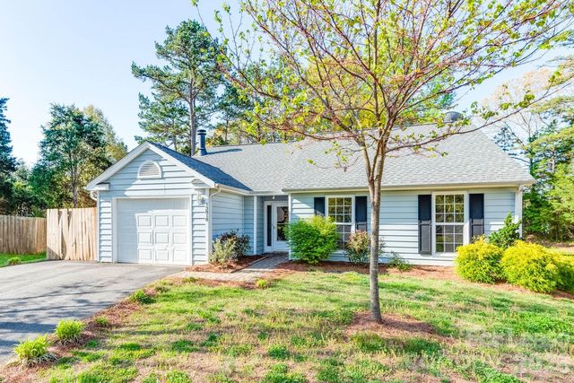 13818 Faversham Court, Pineville, NC 28134