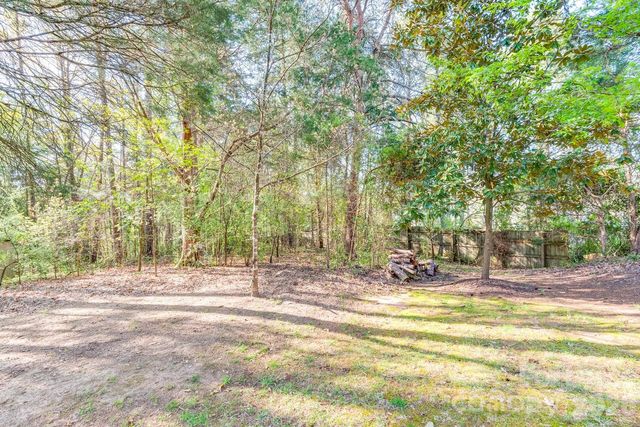13818 Faversham Court, Pineville, NC 28134