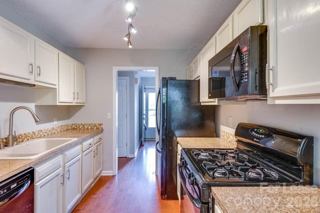 13818 Faversham Court, Pineville, NC 28134