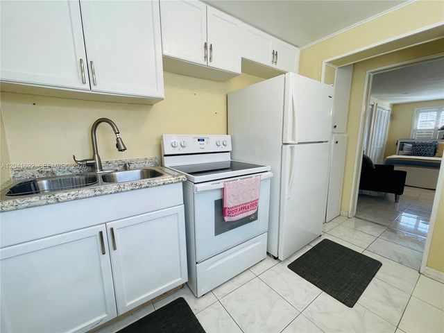 6118 Mayo Street 2, Hollywood, FL 33023