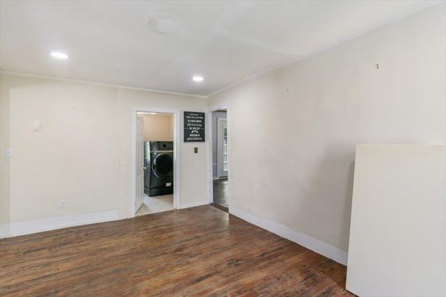 135 Hart St, Beverly, MA 01915