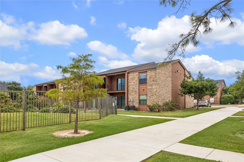 904 University Oaks Blvd. 118, College Station, TX 77840 — exterior