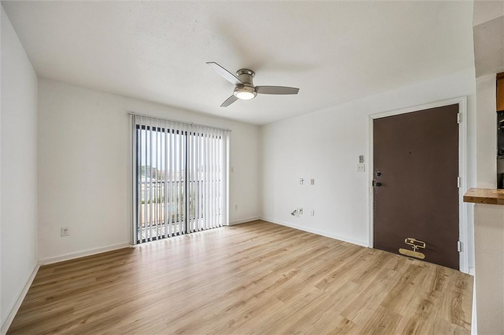 904 University Oaks Blvd. 118, College Station, TX 77840 — photo 3