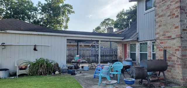 10350 Sageglow Drive, Houston, TX 77089