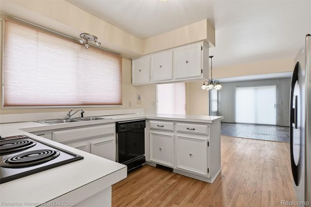 12811 Glenview Drive, Plymouth Charter Township, MI 48170