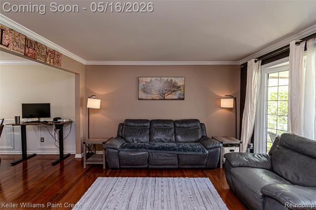 47038 Sarnus Drive, Macomb, MI 48044